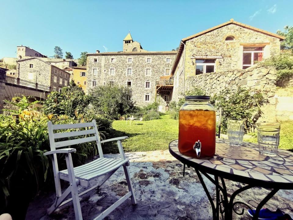 Auberge De Chanteuges Exteriör bild