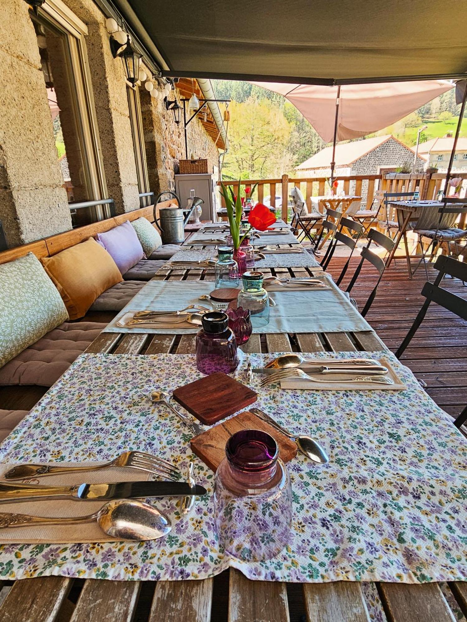 Auberge De Chanteuges Exteriör bild