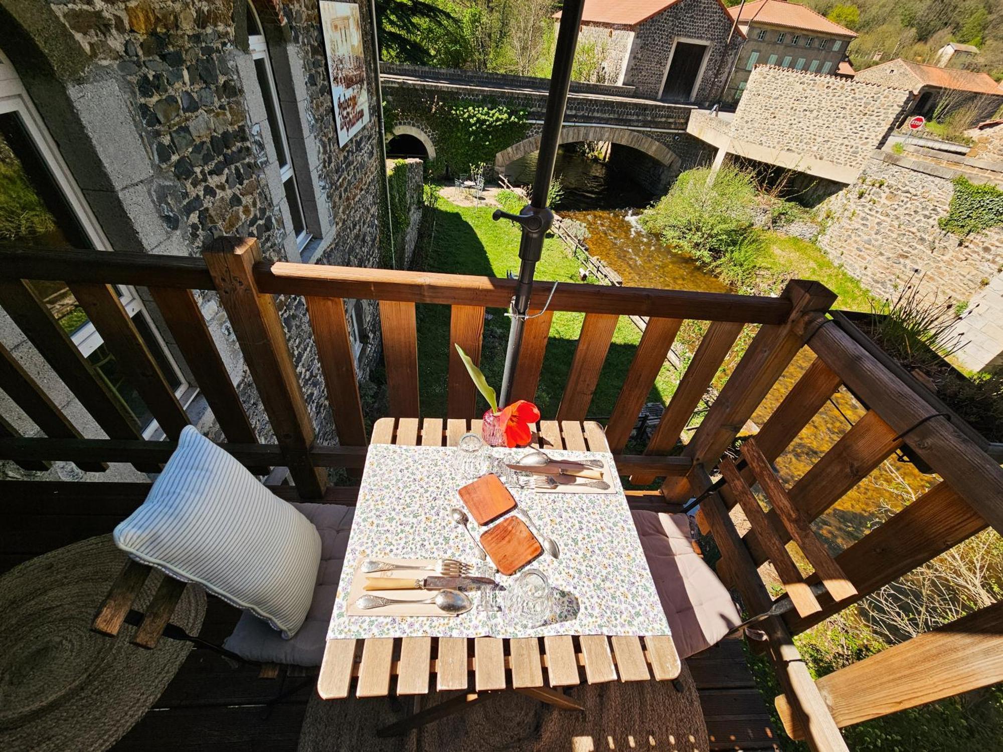 Auberge De Chanteuges Exteriör bild